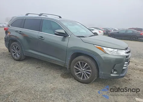 2018 Toyota Highlander Se из США, поврежденный, VIN 5TDJZRFH2JS897381